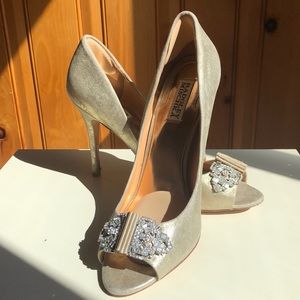 Badgley Mischka gold peep toe heels